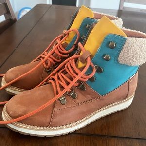 Toms boots. Size 7.5.